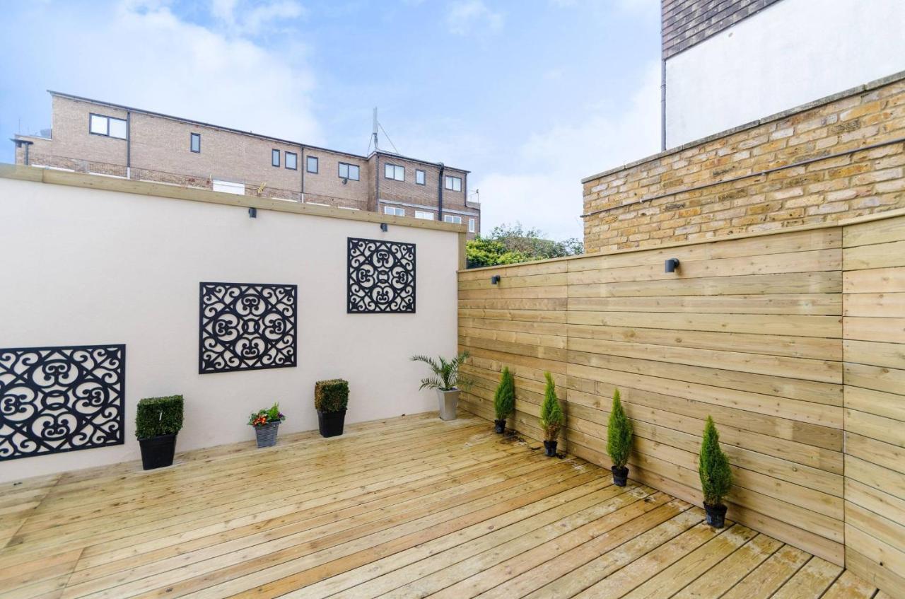Luxury Garden House 19a Holiday home Surbiton