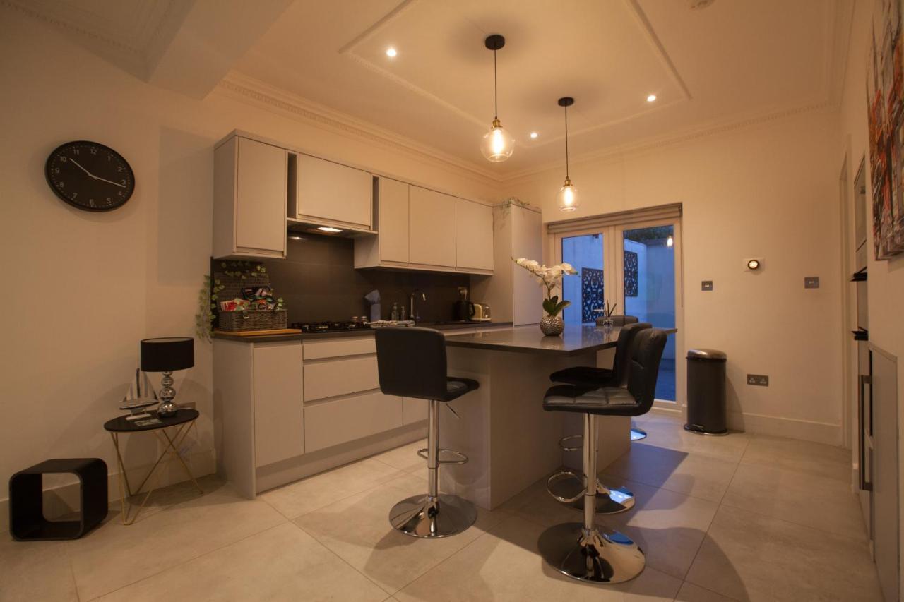 Luxury Garden House 19a Holiday home Surbiton