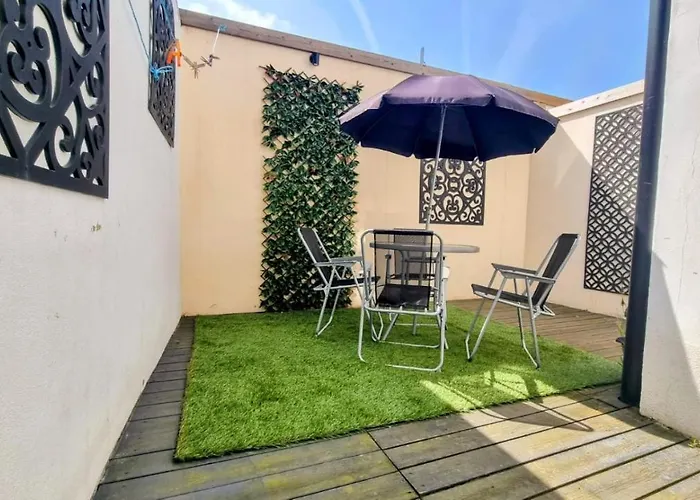 Surbiton Luxury Garden House 19A