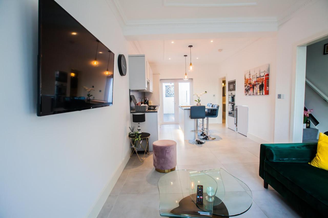 Luxury Garden House 19a Holiday home