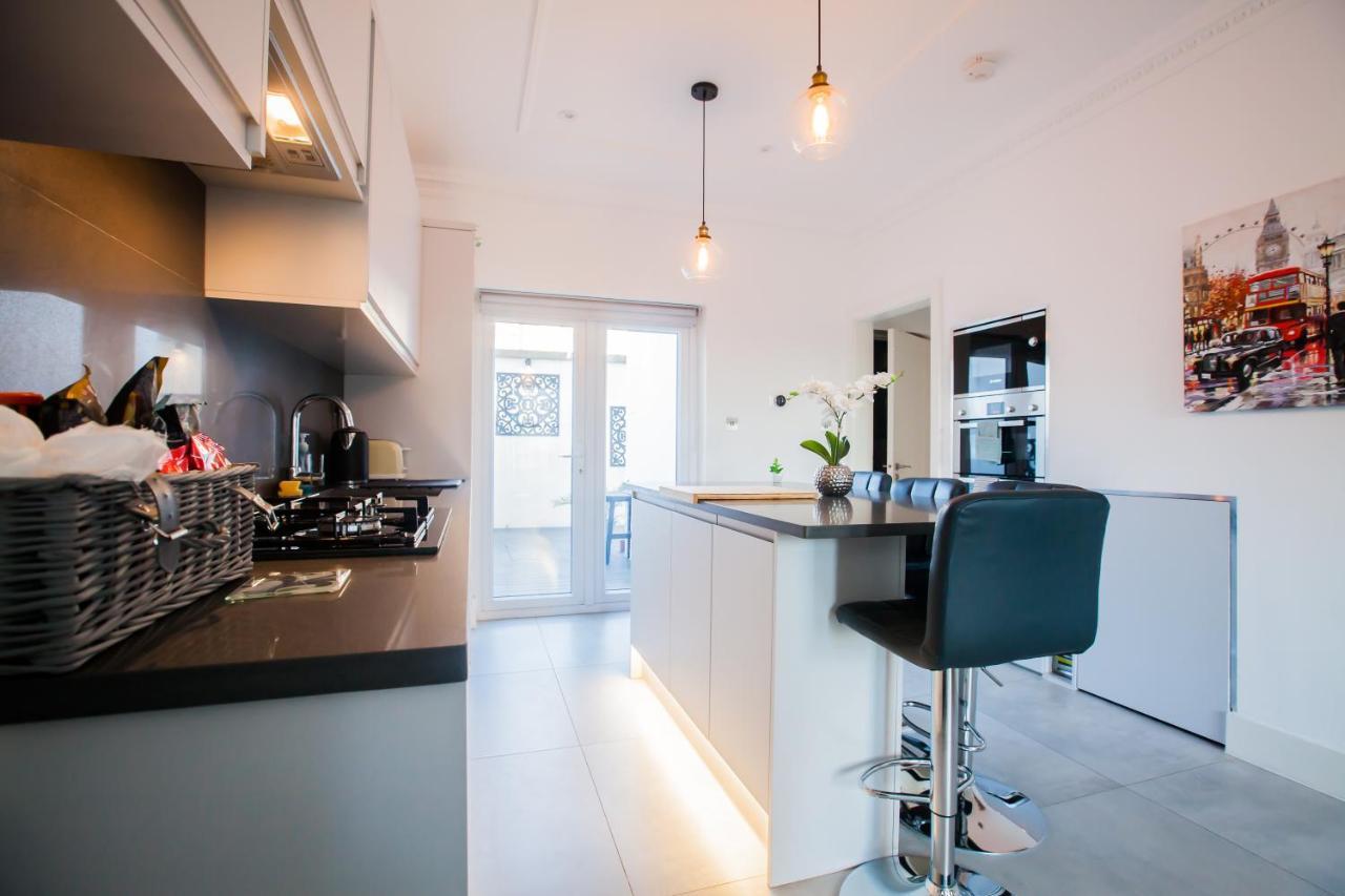Luxury Garden House 19a Holiday home Surbiton